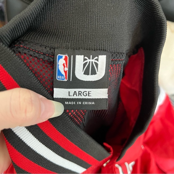 NBA Basketball Chicago Bulls Button Up Varsity Track Jacket - Picture 9 of 9